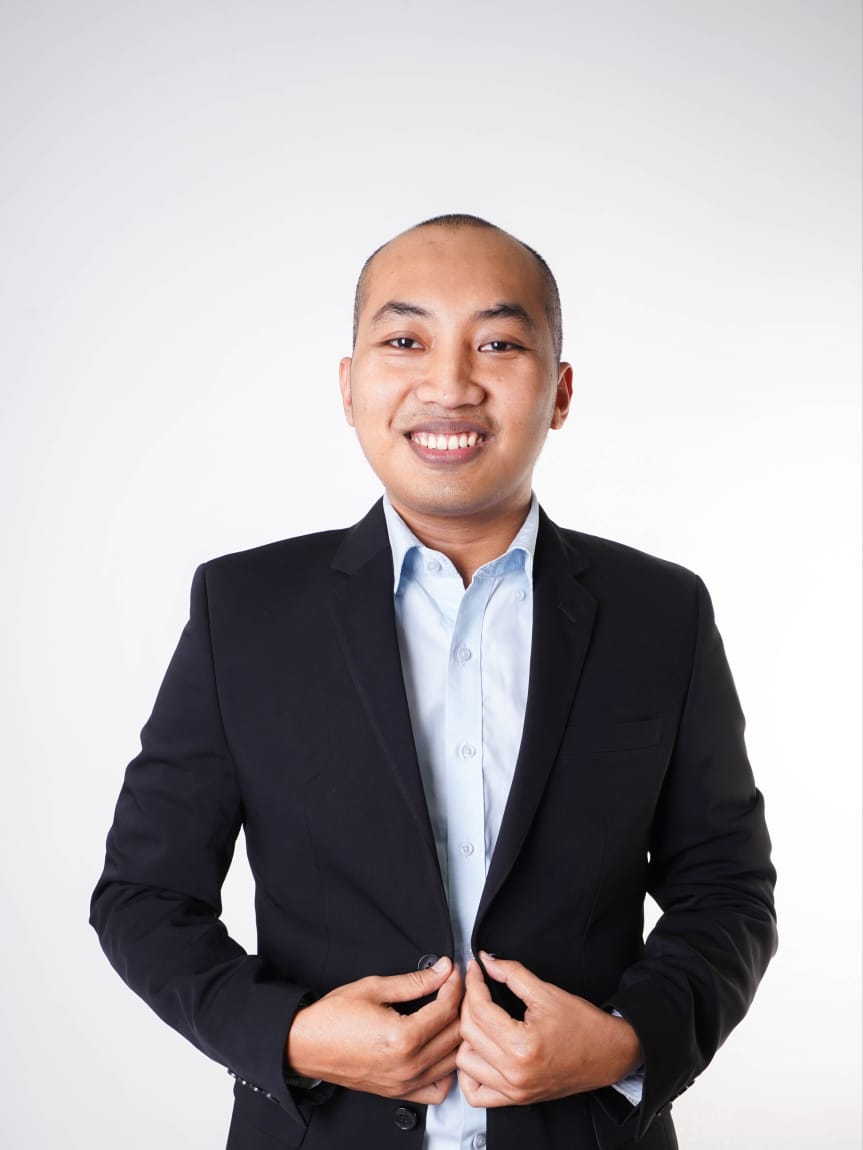 Thoharul Fu'ad, S. Hum.